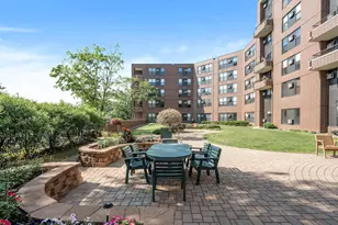 7600 Golden Valley Rd, Golden Valley, MN 55427 - Photo 18