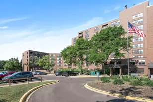 7600 Golden Valley Rd, Golden Valley, MN 55427 - Photo 2