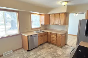 5949 6th St NE, Fridley, MN 55432 - Photo 10