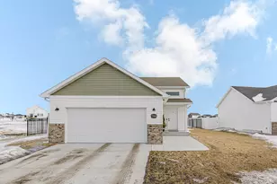 7316 30th St S, Fargo, ND 58104 - Photo 2