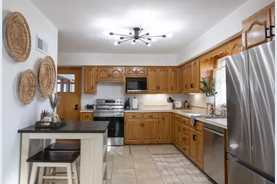 204 Clary Street W, Worthington, MN 56187 - Photo 8