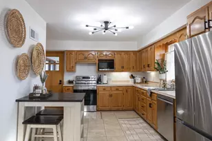 204 Clary Street W, Worthington, MN 56187 - Photo 8