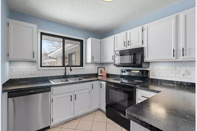 7633 Wedgewood Court N, Maple Grove, MN 55311 - Photo 14