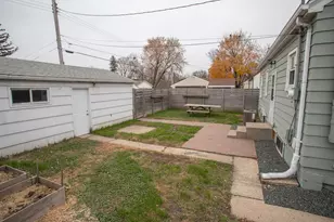 584 Pelham Blvd, Saint Paul, MN 55104 - Photo 14