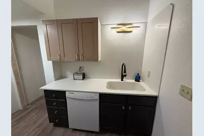 542 Benson Avenue SW #ensuite 220, Willmar, MN 56201 - Photo 2