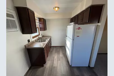 706 1st Street S, Willmar, MN 56201 - Photo 2