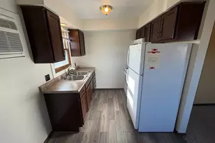 706 1st St S, Willmar, MN 56201 - Photo 2