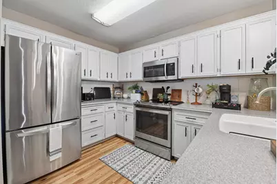 15700 Maple Island Court, Burnsville, MN 55306 - Photo 8