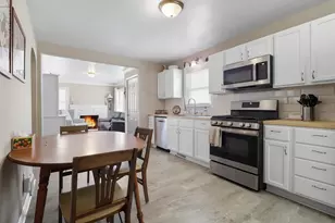 1064 Rose Ave E, Saint Paul, MN 55106 - Photo 2