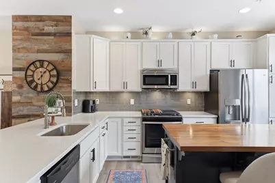 11916 Emery Village Drive N, Champlin, MN 55316 - Photo 14