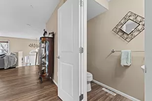 921 Ledgestone Dr, Mahtomedi, MN 55115 - Photo 16