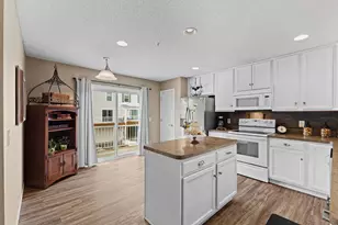 921 Ledgestone Dr, Mahtomedi, MN 55115 - Photo 8