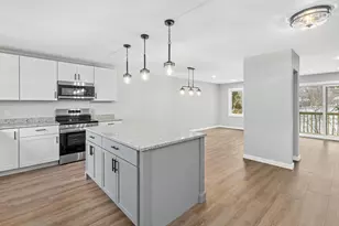 6609 Gretchen Ln N, Oakdale, MN 55128 - Photo 6