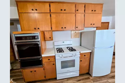 106 8th Avenue NW, Pipestone, MN 56164 - Photo 10