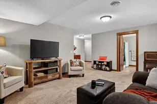 5643 Grn Pk Dr, Eau Claire, WI 54703 - Photo 12