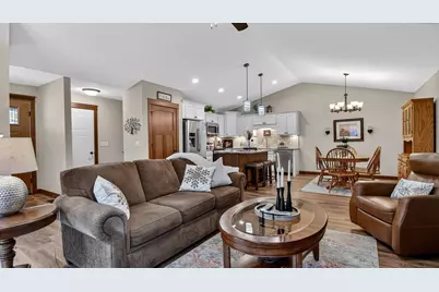 5643 Green Park Drive, Eau Claire, WI 54703 - Photo 8