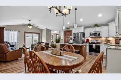 5643 Green Park Drive, Eau Claire, WI 54703 - Photo 4