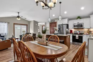 5643 Grn Pk Dr, Eau Claire, WI 54703 - Photo 4