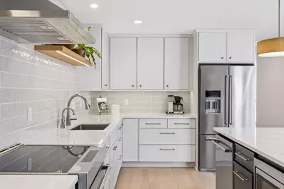 4633 Bayswater Road, Shorewood, MN 55331 - Photo 14