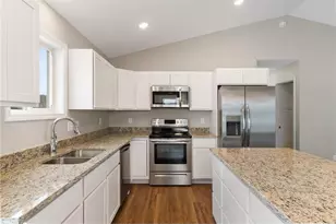 6818 376th St, North Branch, MN 55056 - Photo 2