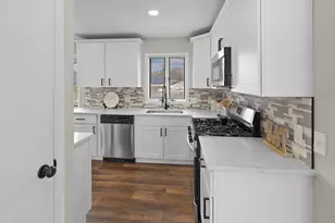 701 10th St E, Hastings, MN 55033 - Photo 8