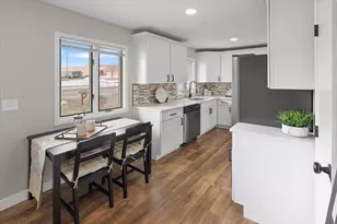 701 10th St E, Hastings, MN 55033 - Photo 4