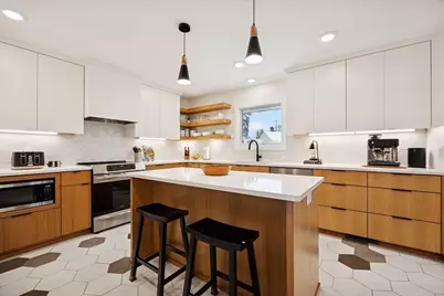 10001 Windsor Lake Lane, Minnetonka, MN 55305 - Photo 4