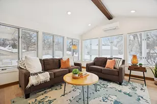 10001 Windsor Lake Ln, Minnetonka, MN 55305 - Photo 16