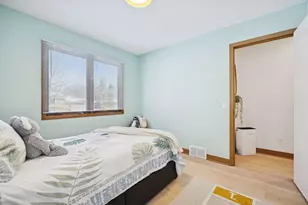 10001 Windsor Lake Ln, Minnetonka, MN 55305 - Photo 30