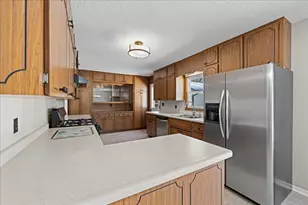 2567 Clarence St, Maplewood, MN 55109 - Photo 8