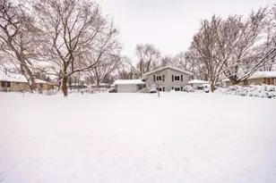 10924 Zenith Ave S, Bloomington, MN 55431 - Photo 2