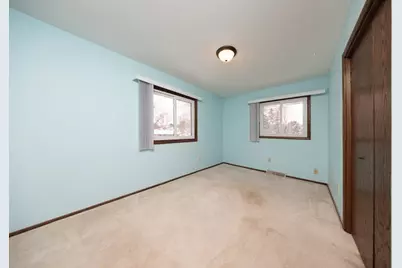 10924 Zenith Avenue S, Bloomington, MN 55431 - Photo 18