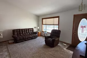 327 Golfview Dr, Albany, MN 56307 - Photo 8