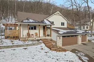 134 McIntosh Rd E, La Crescent, MN 55947 - Photo 2