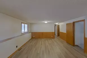 4350 Thornhill Ln, Vadnais Heights, MN 55127 - Photo 4