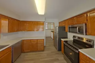 4350 Thornhill Ln, Vadnais Heights, MN 55127 - Photo 8