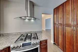 11893 Dunhill Rd, Eden Prairie, MN 55344 - Photo 12