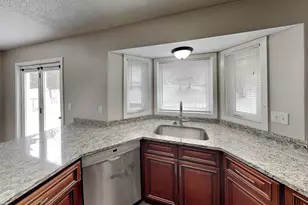 11893 Dunhill Rd, Eden Prairie, MN 55344 - Photo 14