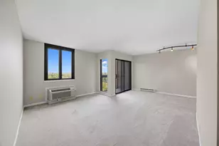 1181 Edgcumbe Rd, Saint Paul, MN 55109 - Photo 2