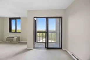 1181 Edgcumbe Rd, Saint Paul, MN 55109 - Photo 4