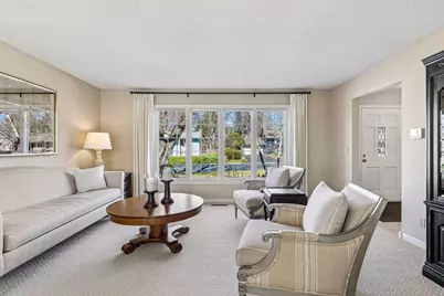 10027 Chowen Avenue S, Bloomington, MN 55431 - Photo 2