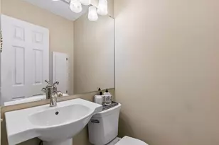 10027 Chowen Ave S, Bloomington, MN 55431 - Photo 16