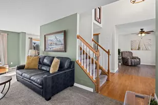 13710 Fair Oak Ct, Apple Valley, MN 55124 - Photo 4