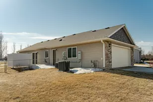 702 Southfork Pl SE, Kasson, MN 55944 - Photo 2