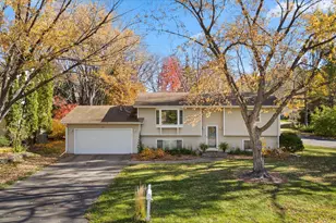 3048 Camelot Cir, Woodbury, MN 55125 - Photo 2