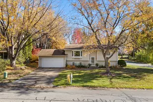 3048 Camelot Cir, Woodbury, MN 55125 - Photo 4