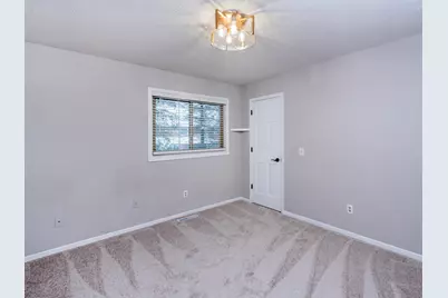 129 Hemlock Place, Vadnais Heights, MN 55127 - Photo 20