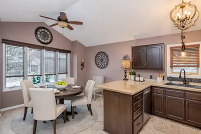 129 Hemlock Place, Vadnais Heights, MN 55127 - Photo 4