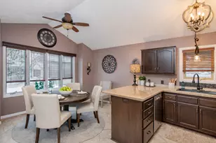 129 Hemlock Pl, Vadnais Heights, MN 55127 - Photo 4