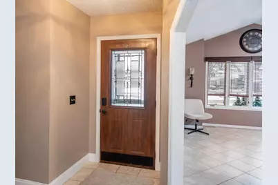 129 Hemlock Place, Vadnais Heights, MN 55127 - Photo 8